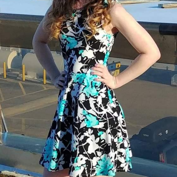 Floral Teal White & Black Dress - Picture 1 of 3